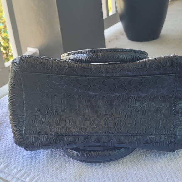 Guess purse - Picture 5 of 8